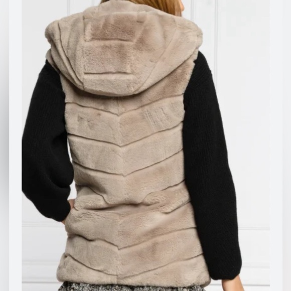 Maria Faux-Fur Vest - Picture 3 of 11